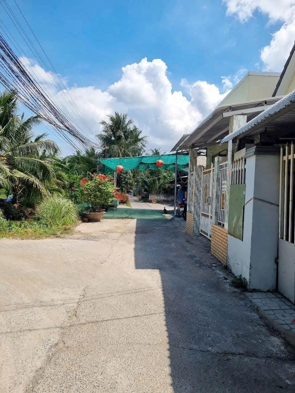 Đất nền rẻ Phú Hưng - Bến Tre 139m2, đường ô tô, giá 450 triệu