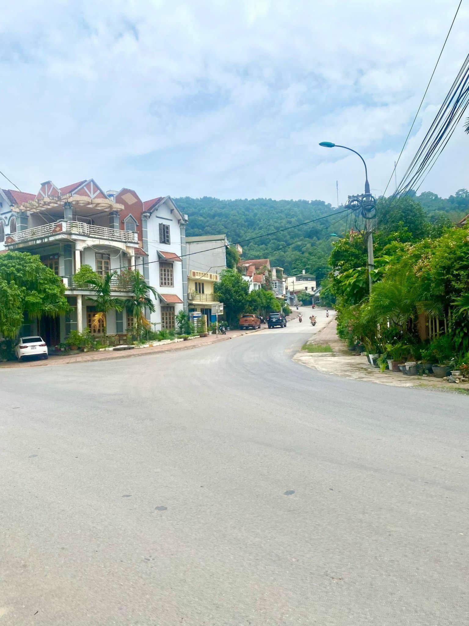 Đất "hời" gần nhà thi đấu cũ, ngõ ô tô tránh, chủ cần tiền bán gấp