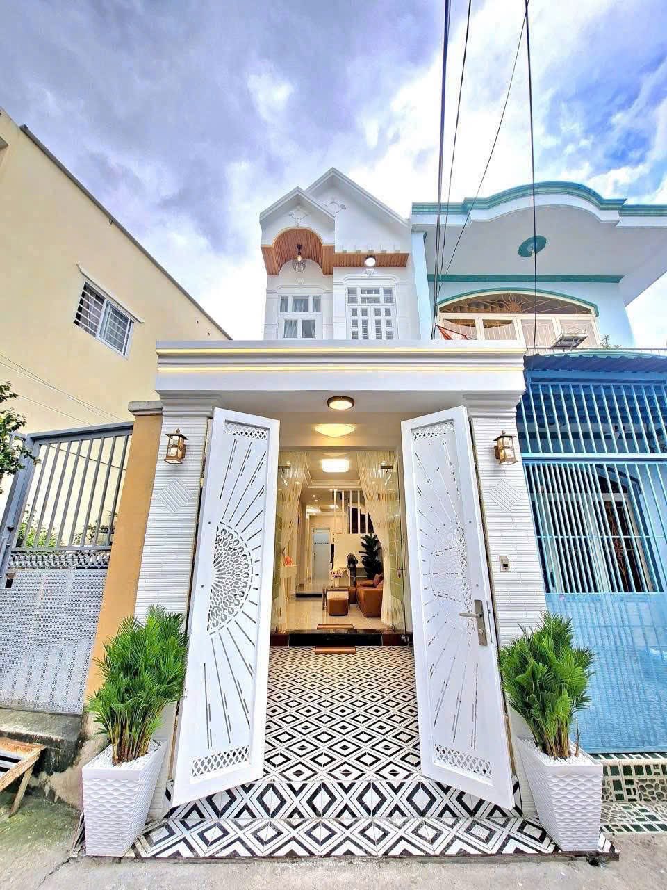 Nhà nguyên căn hẻm Dương Cát Lợi, Nhà Bè, giá xịn sò