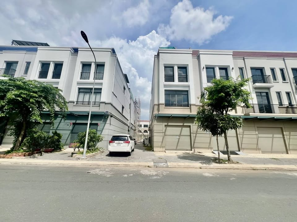 Nhà 1 trệt 2 lầu, hẻm thông thoáng tại Tây Sông Hậu, Long Xuyên