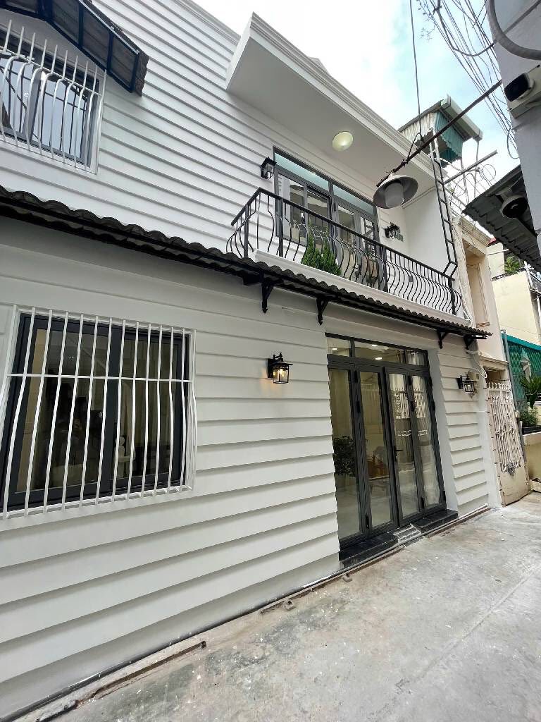 Bán nhà 1 trệt 1 lầu tại đường Cách Mạng Tháng Tám, Tân Bình, diện tích 33,2m2, giá 5,68 tỷ