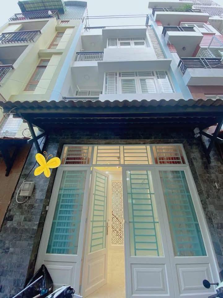 Bước vào không gian sống mơ ước tại trung tâm Quận 10 sôi động, nơi sự tiện nghi và đẳng cấp hòa quyện