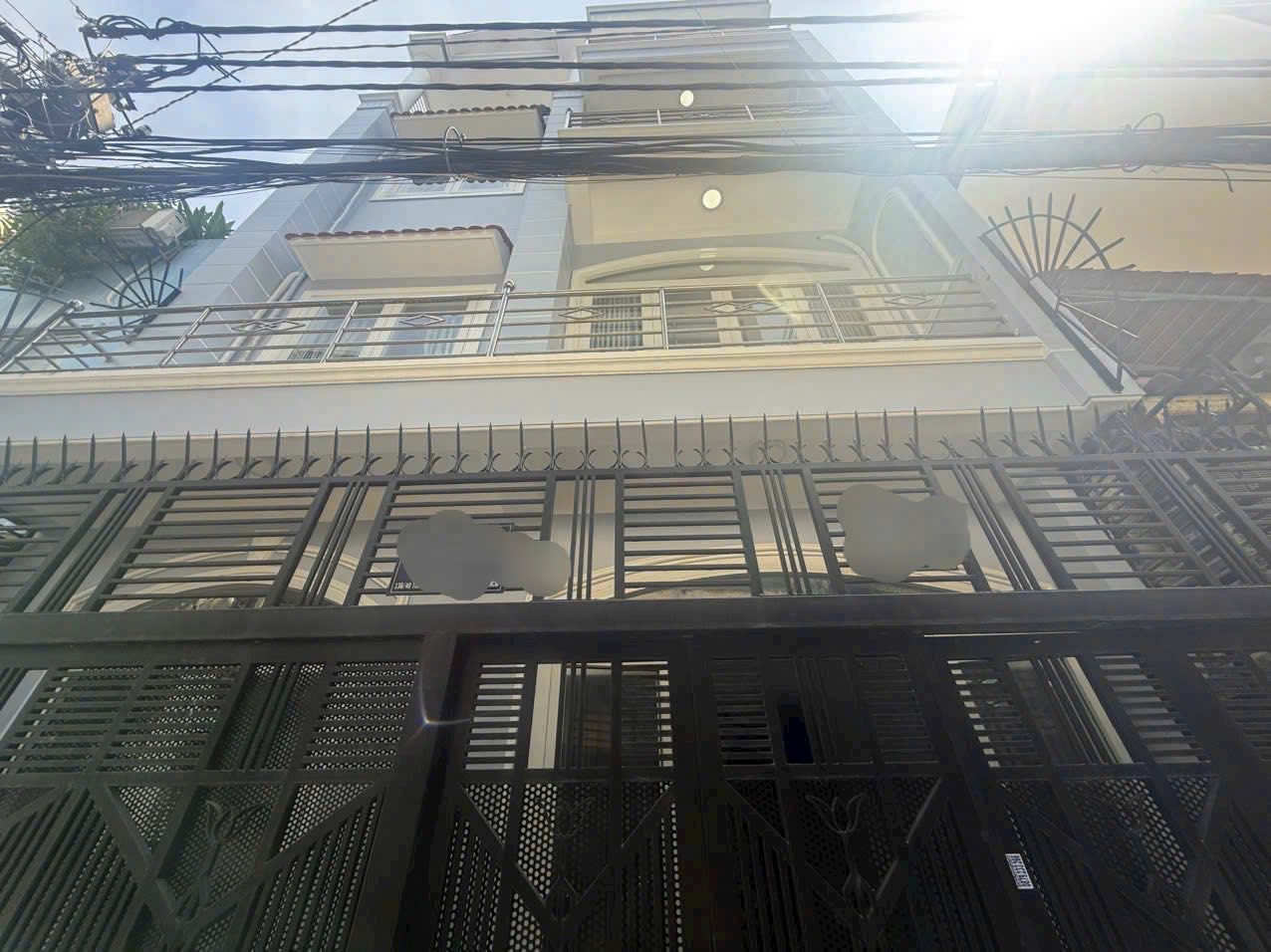 Bán nhà 4 tầng tại khu kinh đô thời trang sầm uất Lê Văn Sỹ, Trần Quang Diệu, Quận 3, liền kề Quận 10