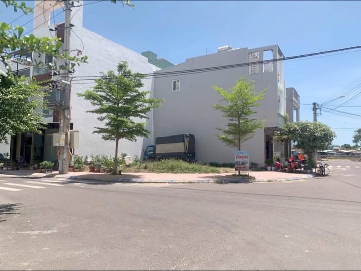 Bán lô đất góc tuyệt đẹp gần sông và đường Nguyễn Mân, Quy Nhơn