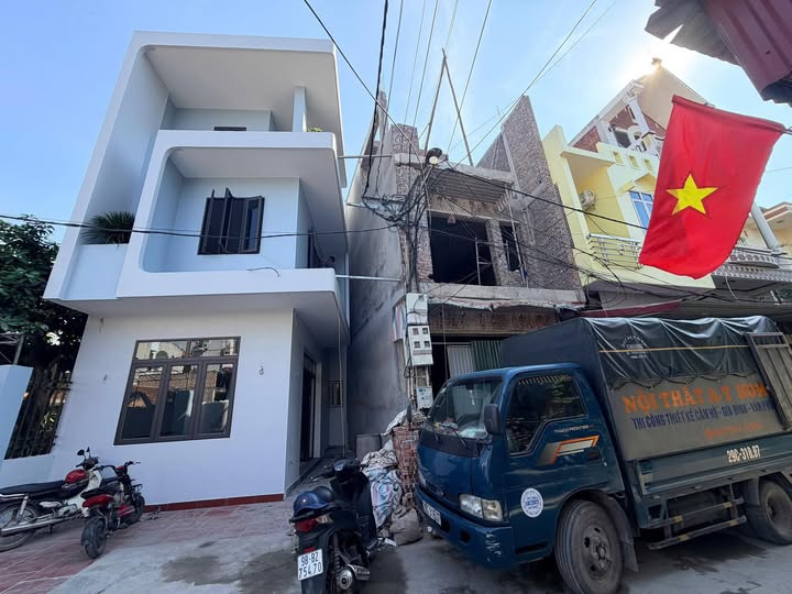 Bán nhà 3 tầng Dĩnh Kế, 90m2, 3 phòng ngủ, ngõ ô tô