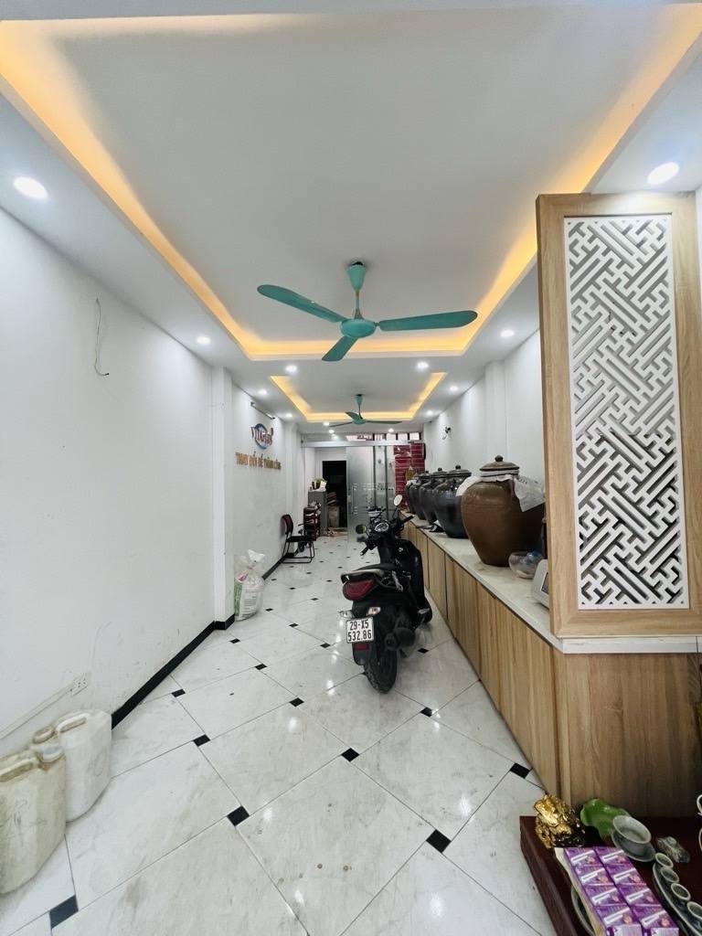 Bán nhà Hoàng Mai 45m² x 5 tầng, ngõ thông, ô tô vào nhà, giá giảm sâu