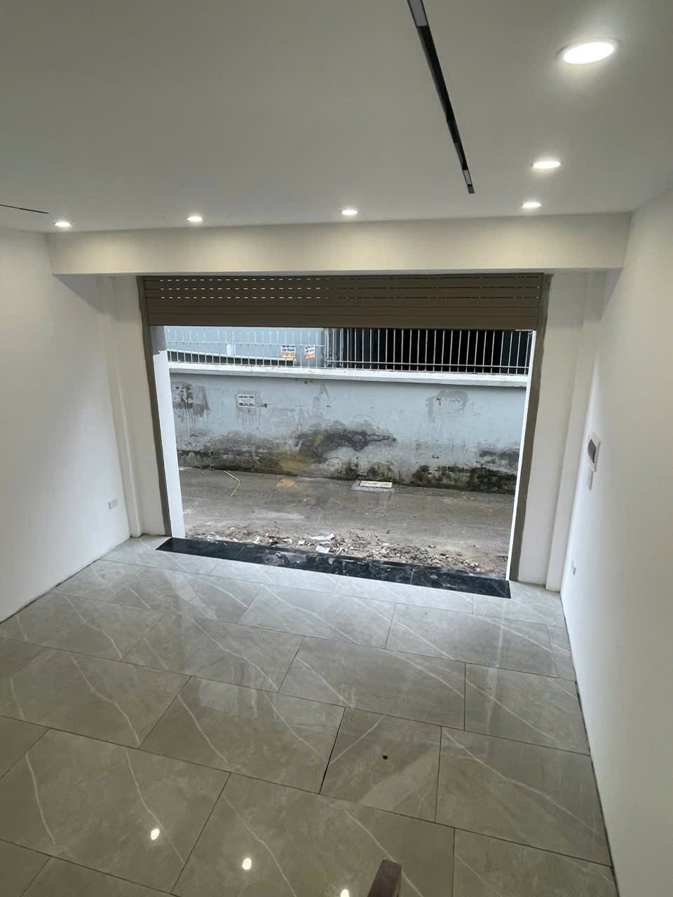 Nhà 6 tầng cổ điển, 32m², ô tô đỗ cửa, giá 7.5 tỷ, chốt gấp giảm sâu