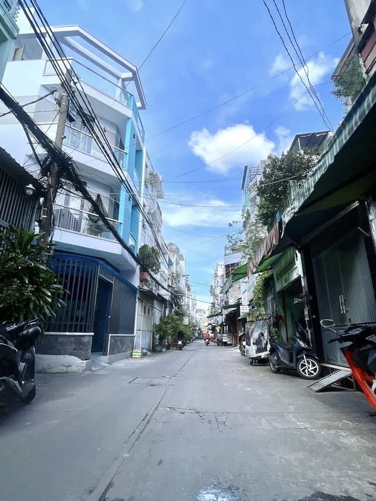 Bán nhà 2 mặt tiền Ông Ích Khiêm, 3 tầng đúc, hẻm xe hơi, 5x12m - giá 9.7 tỷ