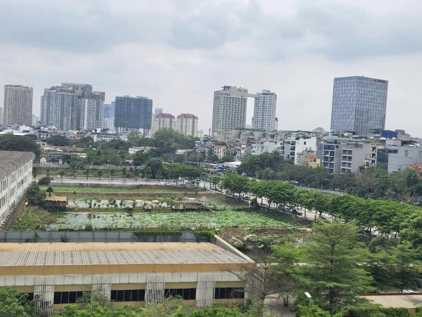 Bán tòa khách sạn view Hồ Tây, diện tích đất 205m2, thiết kế 1 hầm 7 tầng nổi, doanh thu 2,5 tỷ/năm