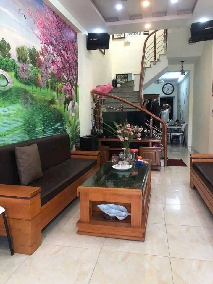 Nhà dân xây 2 tầng, vị trí trung tâm Hải Dương - Giá tốt