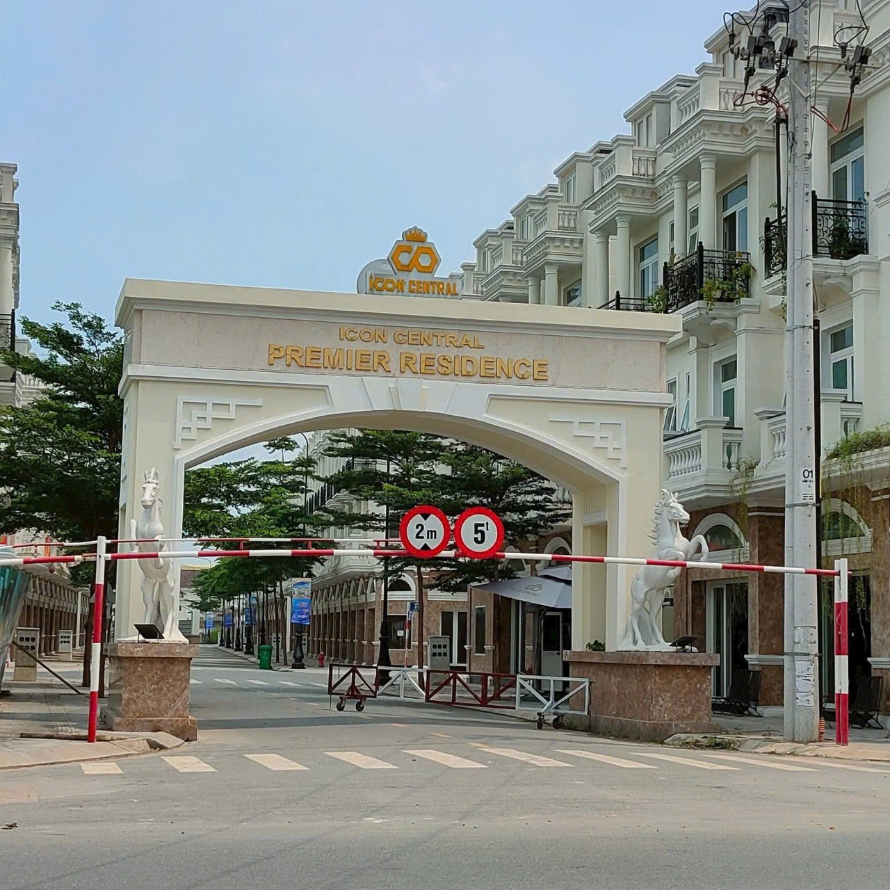 Siêu phẩm nhà phố 1 trệt 2 lầu, đổ 3 tấm kiên cố tại khu dân cư ICON Central, Dĩ An, Bình Dương