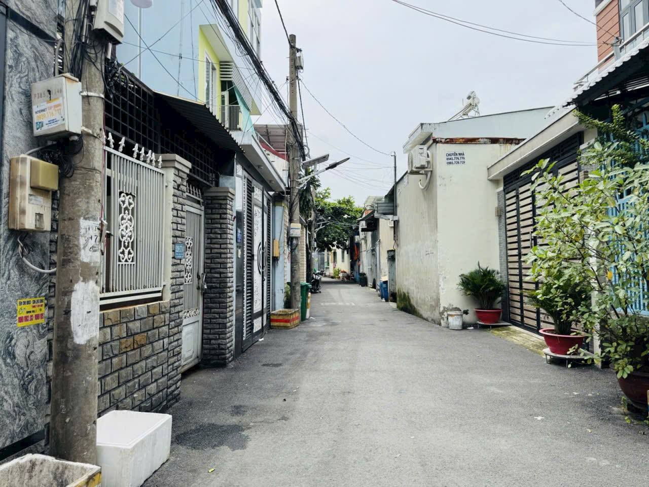 Nhà mới đẹp hẻm xe hơi 74m² 2 lầu, sổ riêng tại Tô Ngọc Vân, Thủ Đức