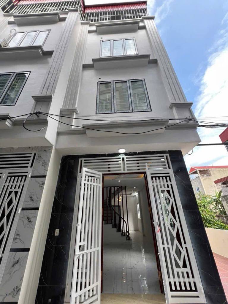 Nhà lô góc 4 tầng, 4 phòng ngủ, ô tô đỗ cửa, giá nhỉnh 5 tỷ