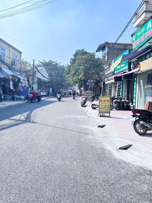 Sở hữu ngay căn nhà phố đẹp tại Tả Thanh Oai, Hà Nội, khu vực kinh doanh sầm uất