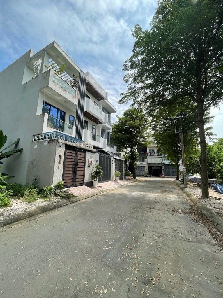 Bán đất 50m2 tại Đông Tăng Long, Thủ Đức, sổ riêng, hẻm xe hơi, giá 3,4 tỷ