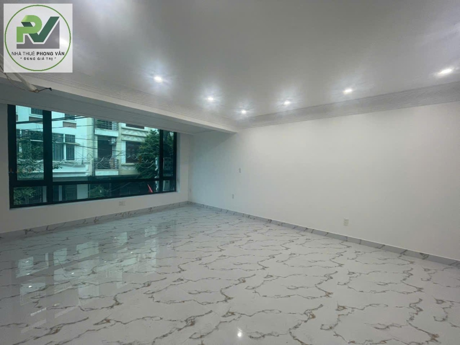 Nhà mặt Đường Văn Cao 75m², 5 tầng kinh doanh, giá 20 triệu/tháng, sẵn sàng đón khách