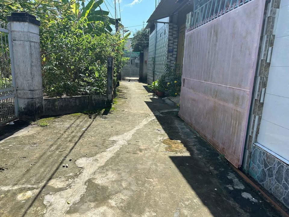 Bán nhà 1 lầu 3 phòng ngủ, diện tích 306m2 tại Phú Khương, Bến Tre - Giá 2,65 tỷ