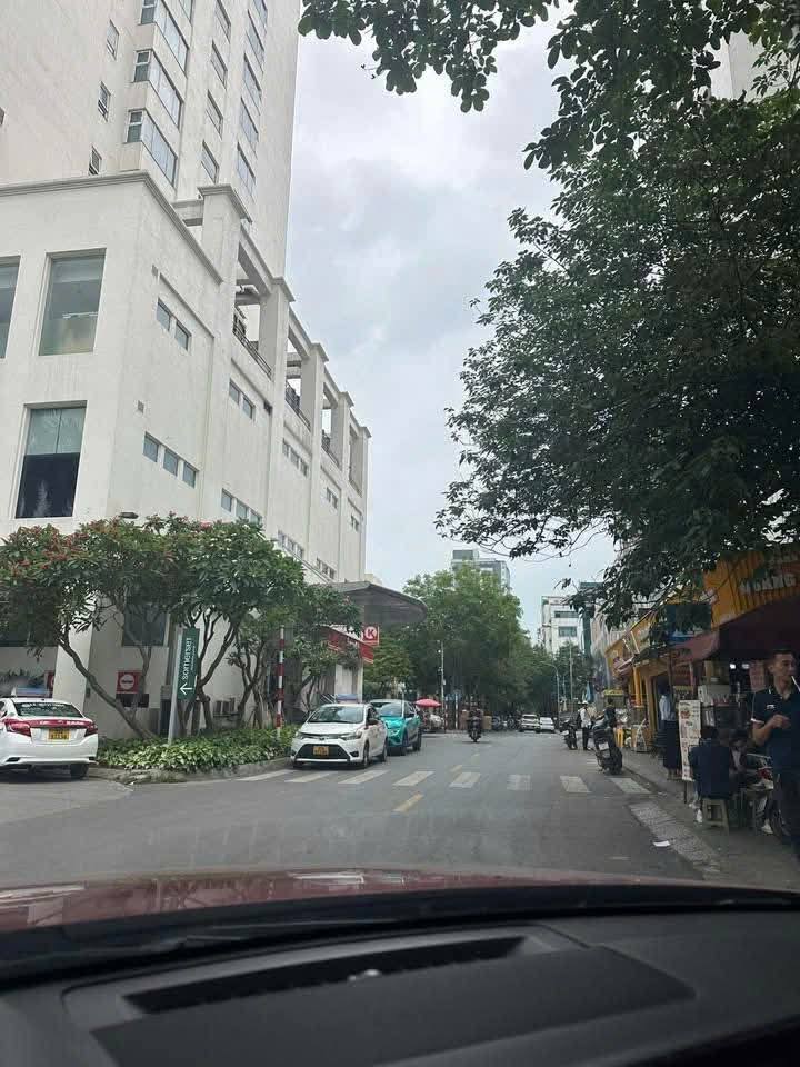 Siêu phẩm nhà 5 tầng tại phố Khúc Thừa Dụ, Cầu Giấy, khu vực trung tâm đắc địa, tiện ích bạt ngàn