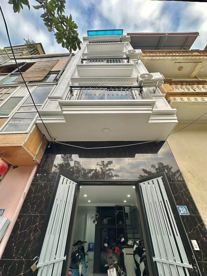 Nhà 7 phòng khép kín, thang máy, ô tô đỗ gần, Trịnh Văn Bô, Cầu Giấy, dòng tiền 30 triệu/tháng