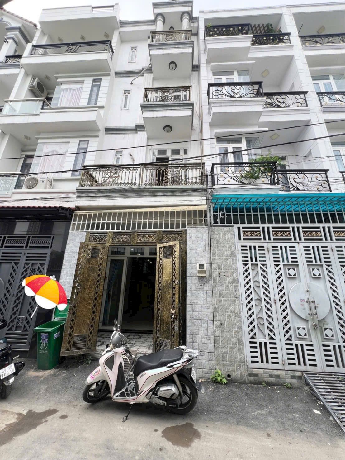 Nhà 4 tầng sát Chợ Hiệp Bình, Thủ Đức 52m2, 4 ngủ, sân thượng, đường xe tải, giá tốt 7.1 tỷ