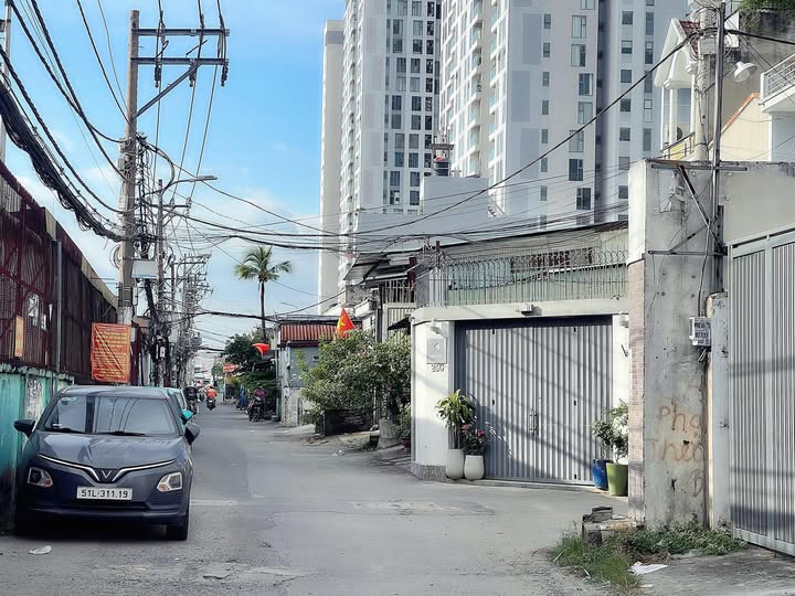 Nhà Hiệp Bình 69m², hẻm xe tải, giá hời hơn 4 tỷ, sẵn sàng đón bạn về dinh