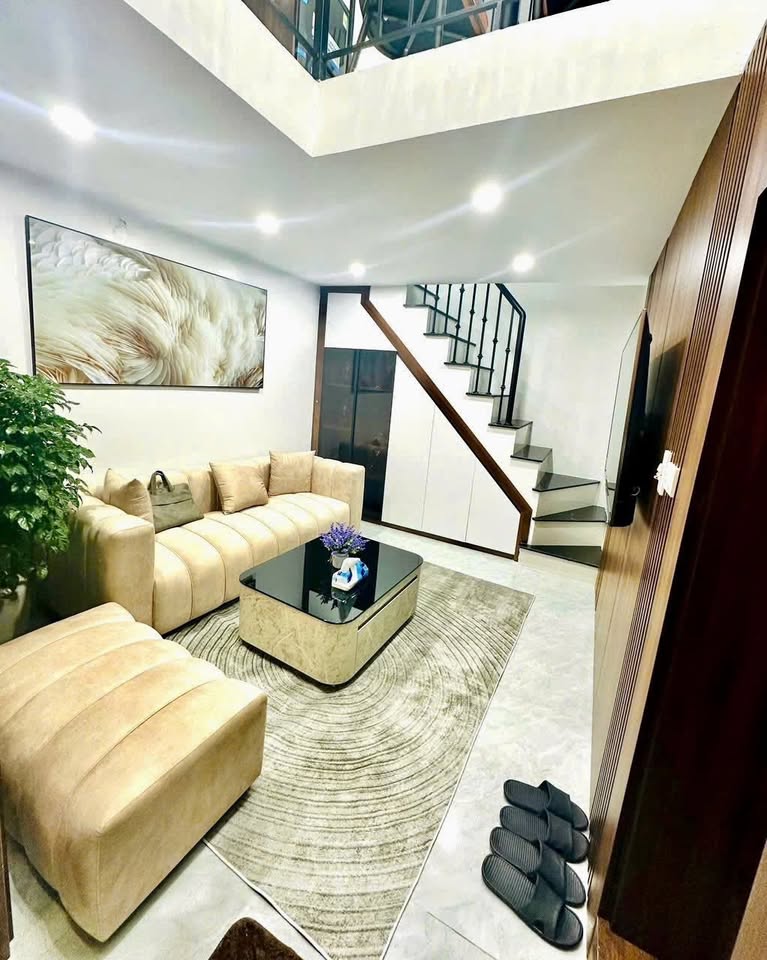 Nhà 6 tầng mới keng phố Tây Sơn, Đống Đa, xách vali vào ở ngay