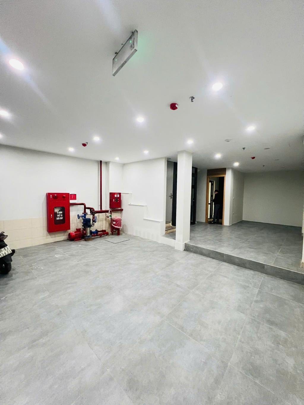 Tòa nhà 90m2, 7 tầng, 22 phòng, dòng tiền 120 triệu/tháng, phố Trung Văn - Nam Từ Liêm