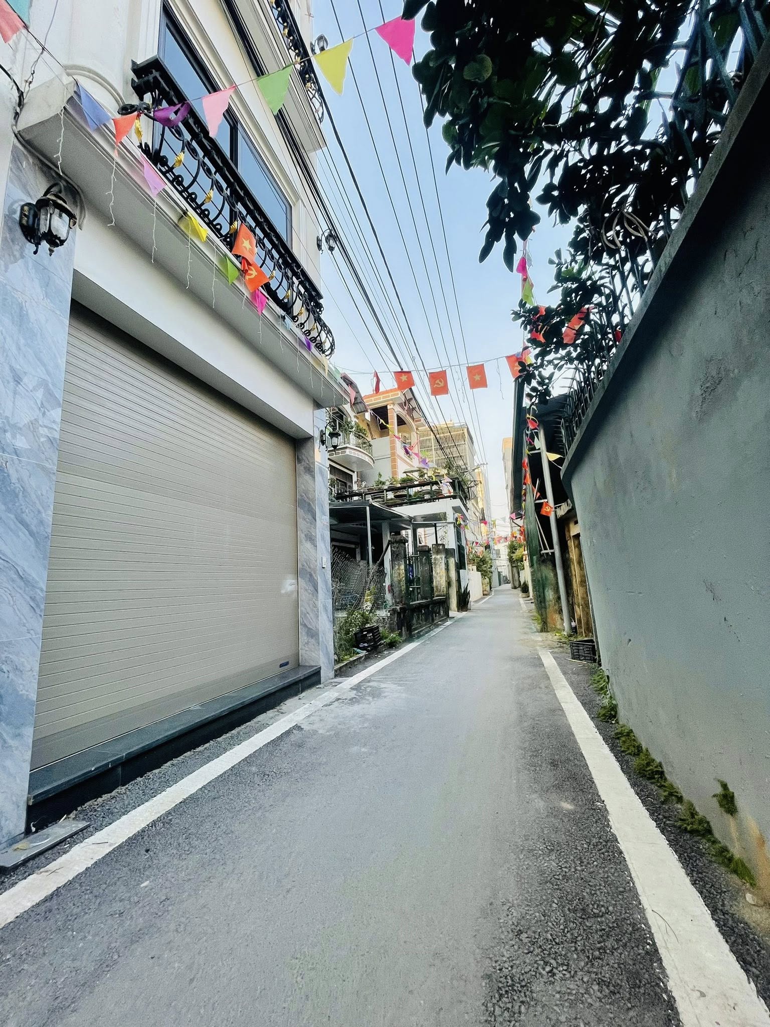 Nhà 5 tầng mới tinh, ô tô đỗ cửa, giá hời 4 tỷ ở Kim Chung, Hoài Đức