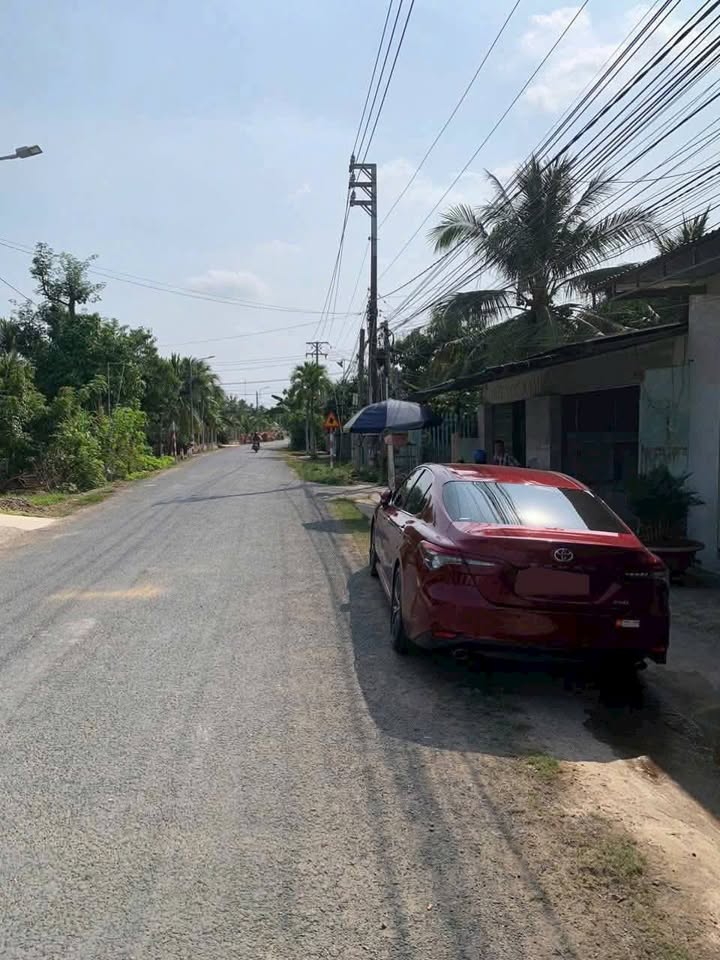 Nhà mặt tiền kinh doanh rộng rãi, vừa ở vừa cho thuê tại Vĩnh Long