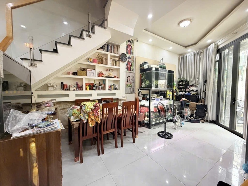 Nhà lô góc tại đường Thống Nhất, Gò Vấp, 40m2, 4 tầng, hẻm xe hơi