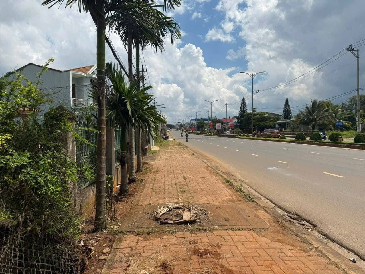 Bán đất đường Nguyễn Văn Linh, mặt tiền 5.8m, thổ cư 100%, gần Ecocity - chỉ 4.95 tỷ