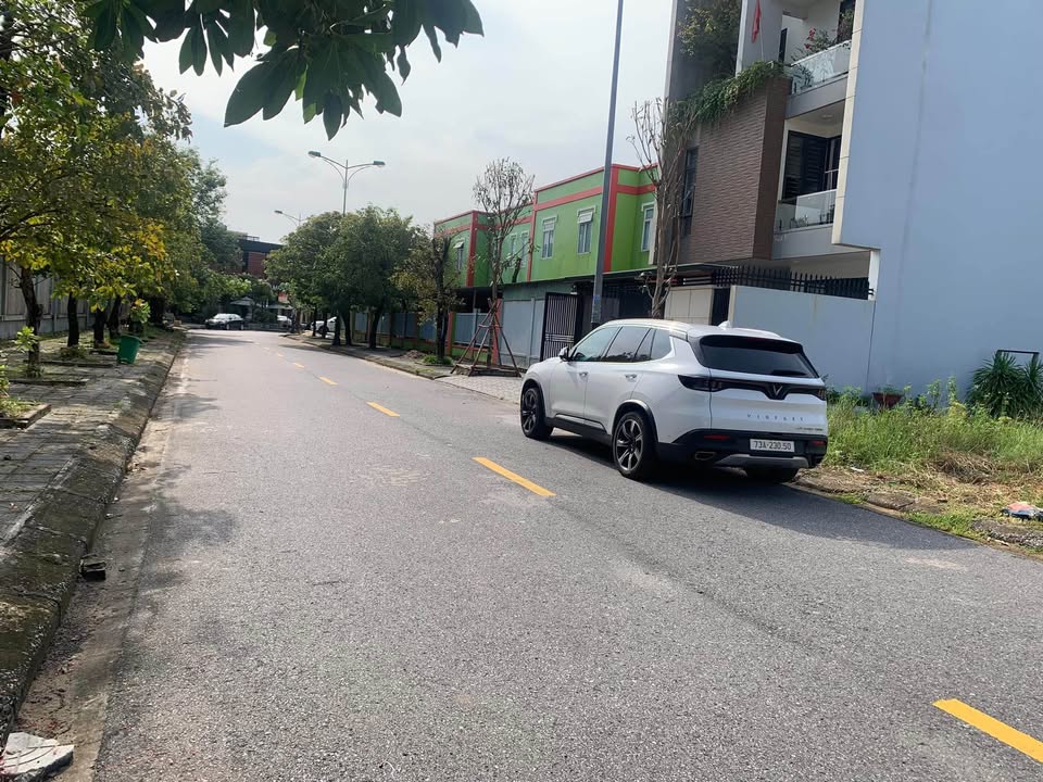 Đất vàng Đồng Hới, mặt tiền 30/4 siêu xinh, giá hời bất ngờ