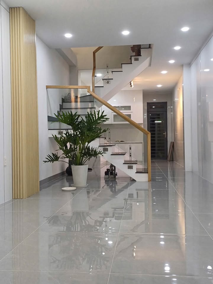 Nhà 3 tầng 2 mặt hẻm, full nội thất, gần Minh Phụng, giá tốt