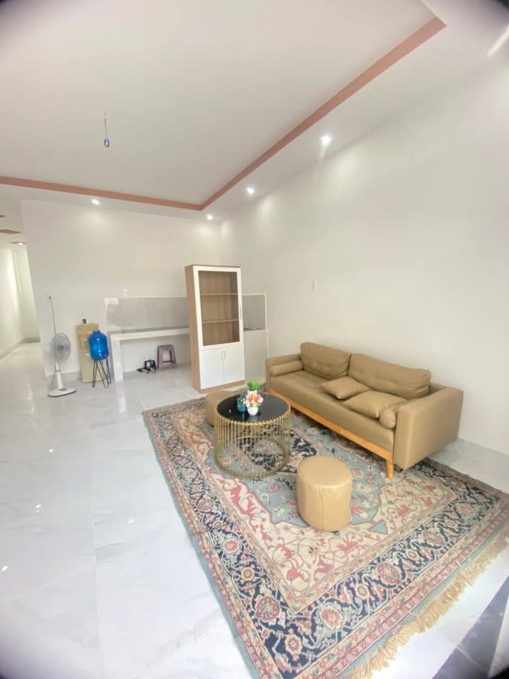 Siêu phẩm nhà đẹp, vị trí đắc địa ngay trung tâm phường Dạch Dừa