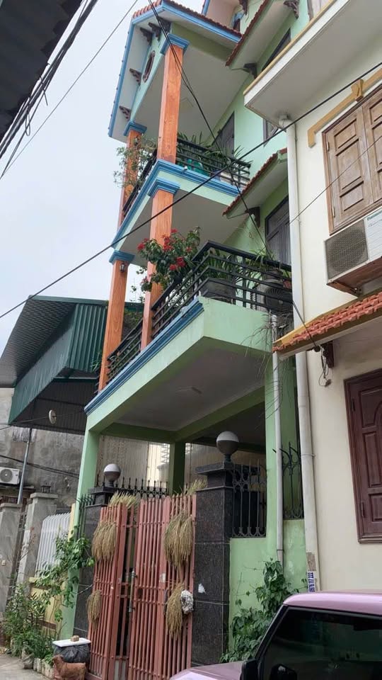 Nhà 3 tầng 97m2 mặt tiền 5,6m, đường 2 ô tô tránh tại Hoà Long, Bắc Ninh