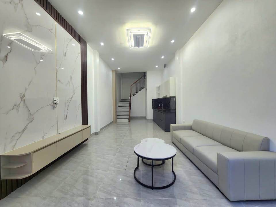 Nhà 3 tầng mới xây, gần phố đi bộ Hạc Thành, ở hay kinh doanh đều ngon