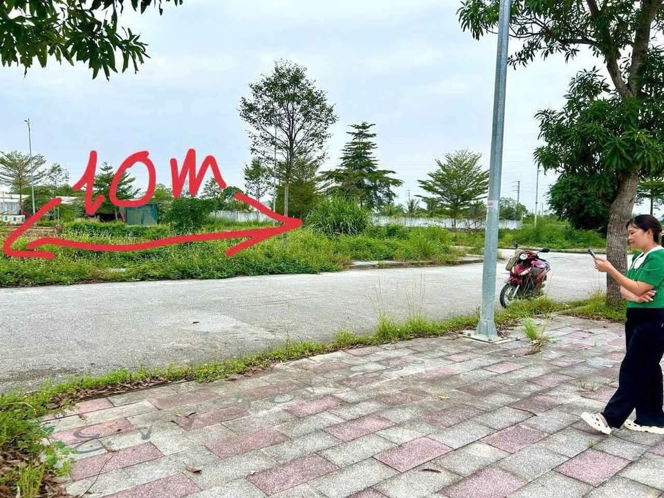 Bán đất Đông Khê - Thanh Hóa, 180m², mặt tiền 10m, view công viên, sổ đỏ sẵn sàng