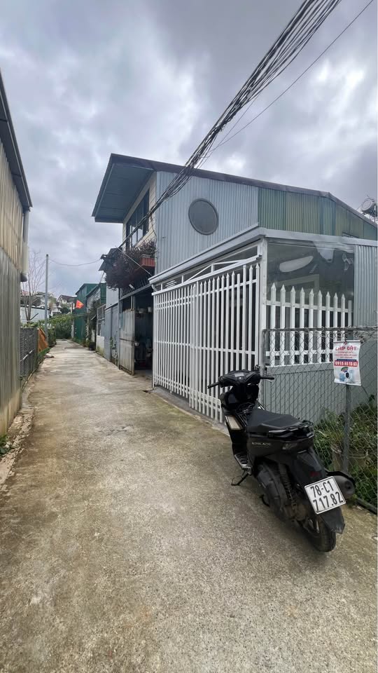 Nhà 60m² sổ riêng, tặng nội thất, giá 1,99 tỷ tại Nguyên Tử Lực