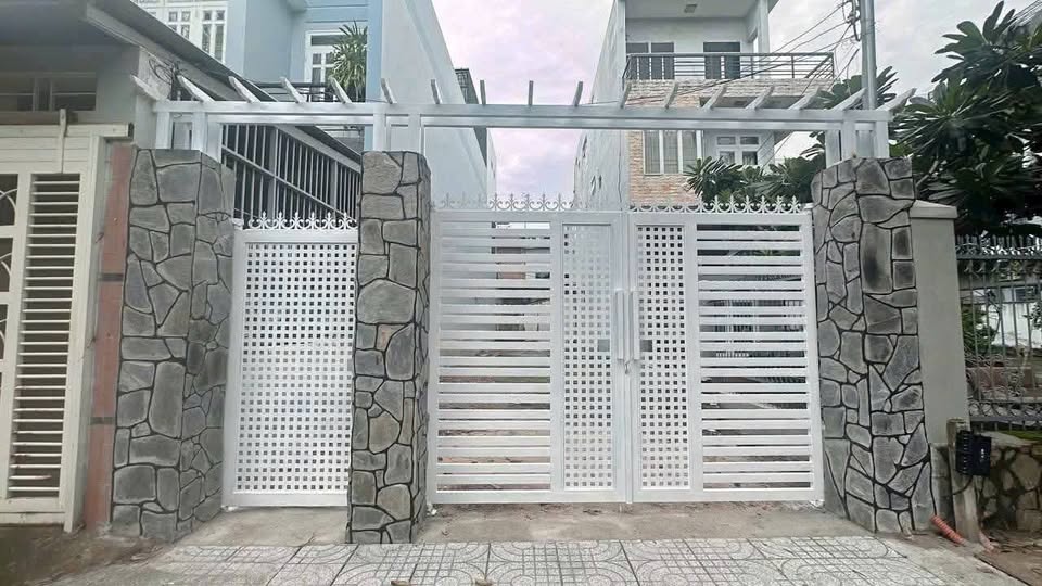 Đất vàng Nguyễn Trãi, đối diện nhà thờ, kế chợ đêm, giá hời