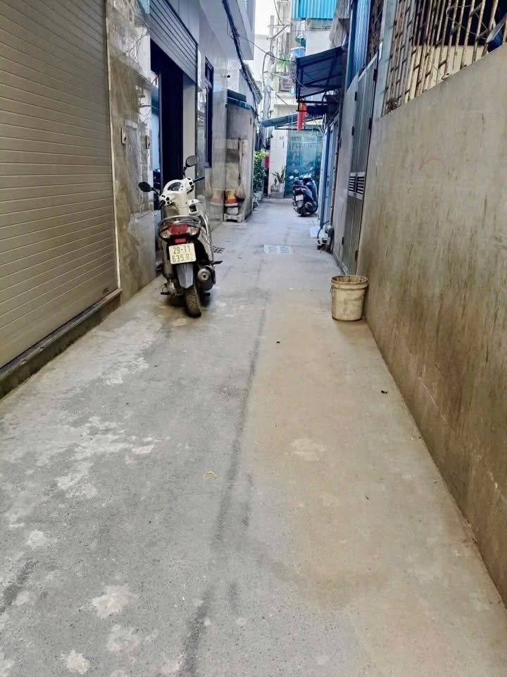 Nhà 3 tầng, 34m2, ngõ thoáng, gần phố Phan Đình Giót, Hà Đông