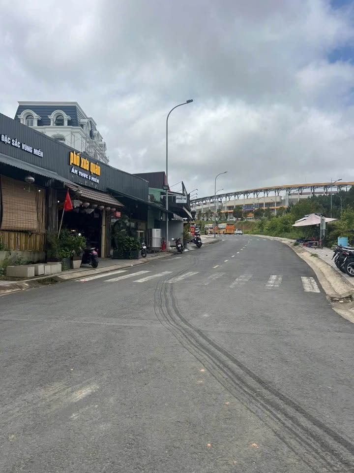 Đất 2 mặt tiền siêu đẹp ngay trung tâm Đà Lạt, đường nhựa 10m, tha hồ cho xe cộ ra vào