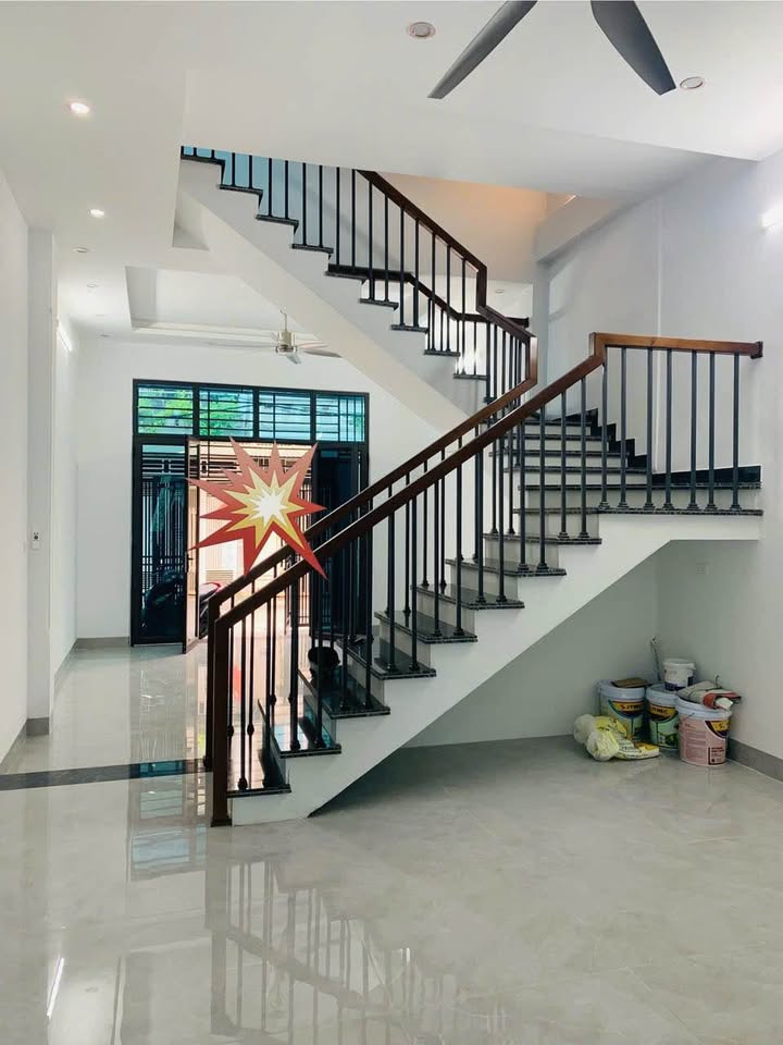 Nhà 3 tầng, ngõ 2 ô tô tránh, tại phường Hạc Thành, Thanh Hóa - Nhỉnh 4 tỷ