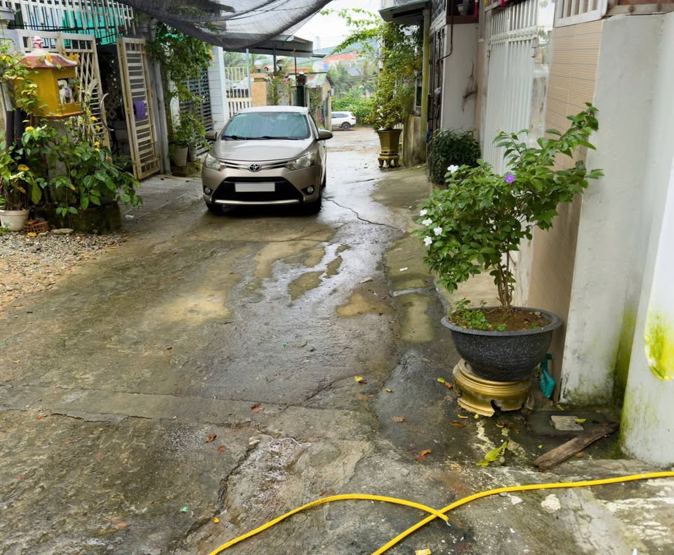 Nhà kiệt ô tô Tam Thai, 3 phòng ngủ, giá yêu thương