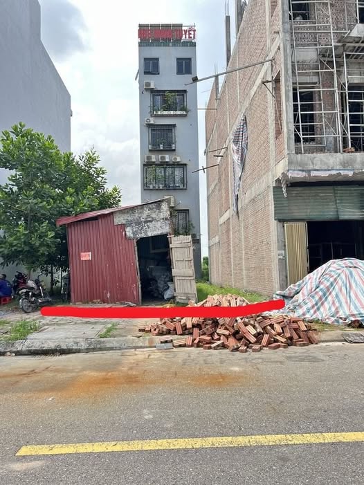 Bán gấp đất 64m2 sổ sẵn, mặt tiền rộng, gần Học Viện Tài Chính, Chương Mỹ