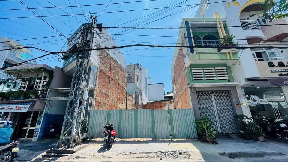 Cháy túi với lô đất vàng mặt tiền Bạch Đằng, Nha Trang