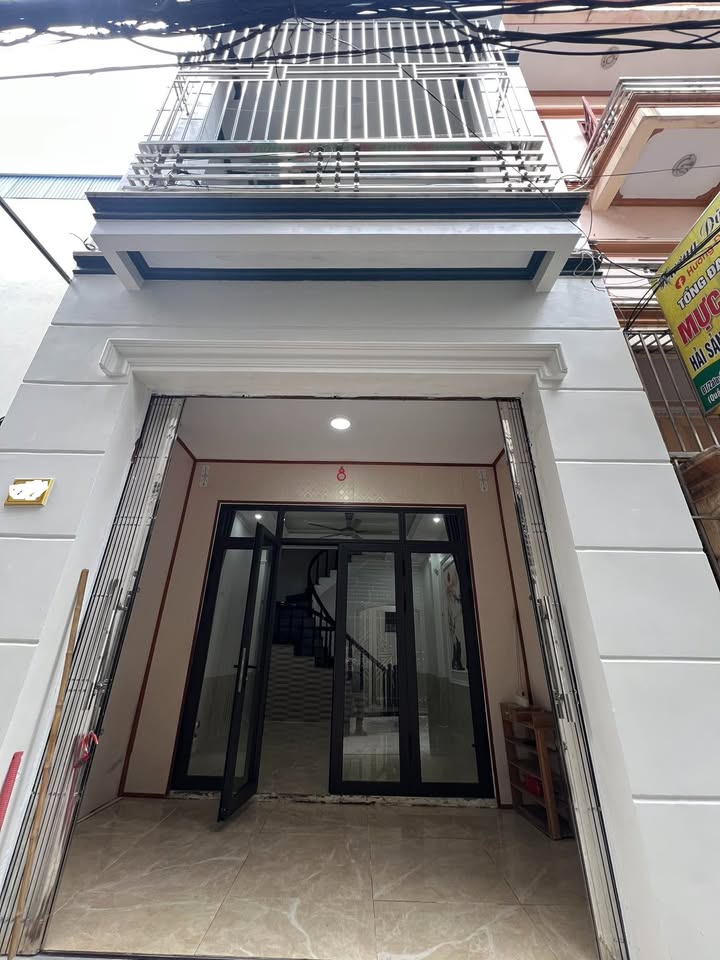 Nhà 3 tầng dân xây, 47.8m2, mặt tiền 4m, hướng Đông Nam, gần Hồ Truyền Thống, Nam Định