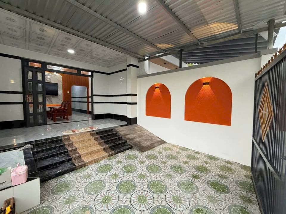 Chào bạn, mời bạn cùng khám phá căn nhà mới xây xinh xắn tọa lạc tại Phường Phú Tân