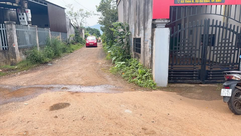 Nhà cấp 4 góc 2 mặt tiền, kinh doanh tốt tại Buôn Ma Thuột, giá hấp dẫn