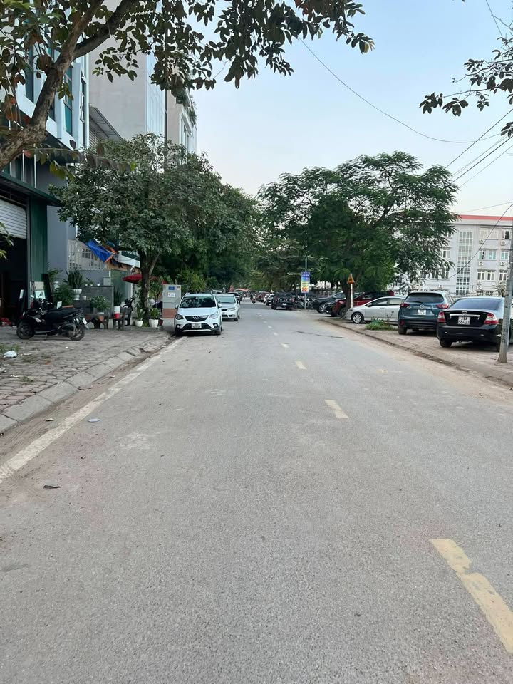 Bán đất vuông vắn 145m² mặt tiền 8m tại khu đấu giá 3HA Đức Diễn, Bắc Từ Liêm