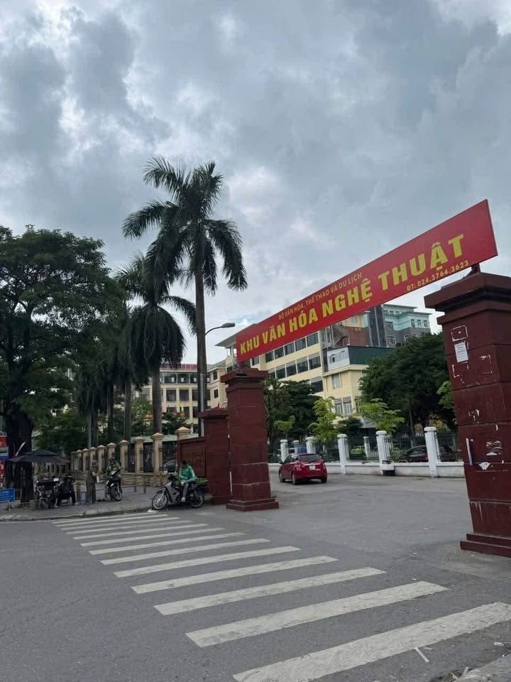 Nhà Mai Dịch - Đối diện Đại học Thương Mại, full nội thất, pháp lý sạch